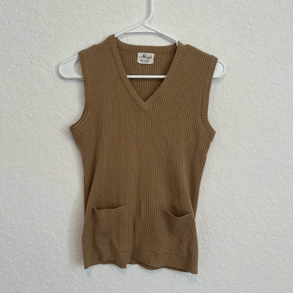 Preppy Tan Sleeveless Knit Sweater Vest Top with Pockets